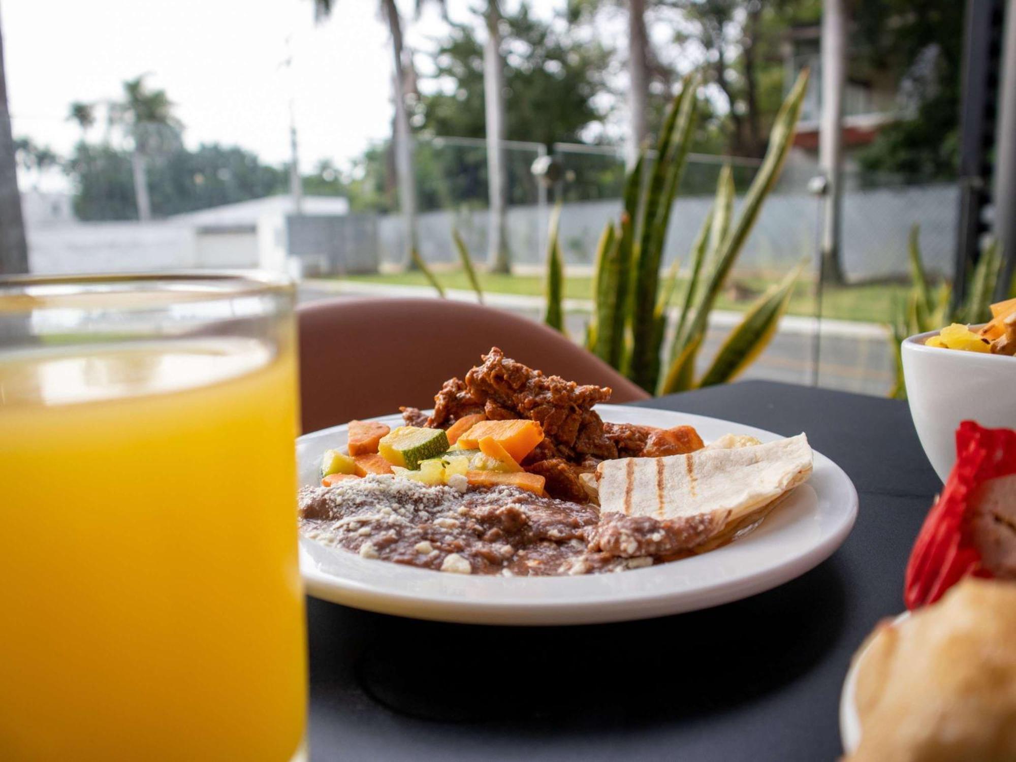 Ibis Mérida Zewnętrze zdjęcie