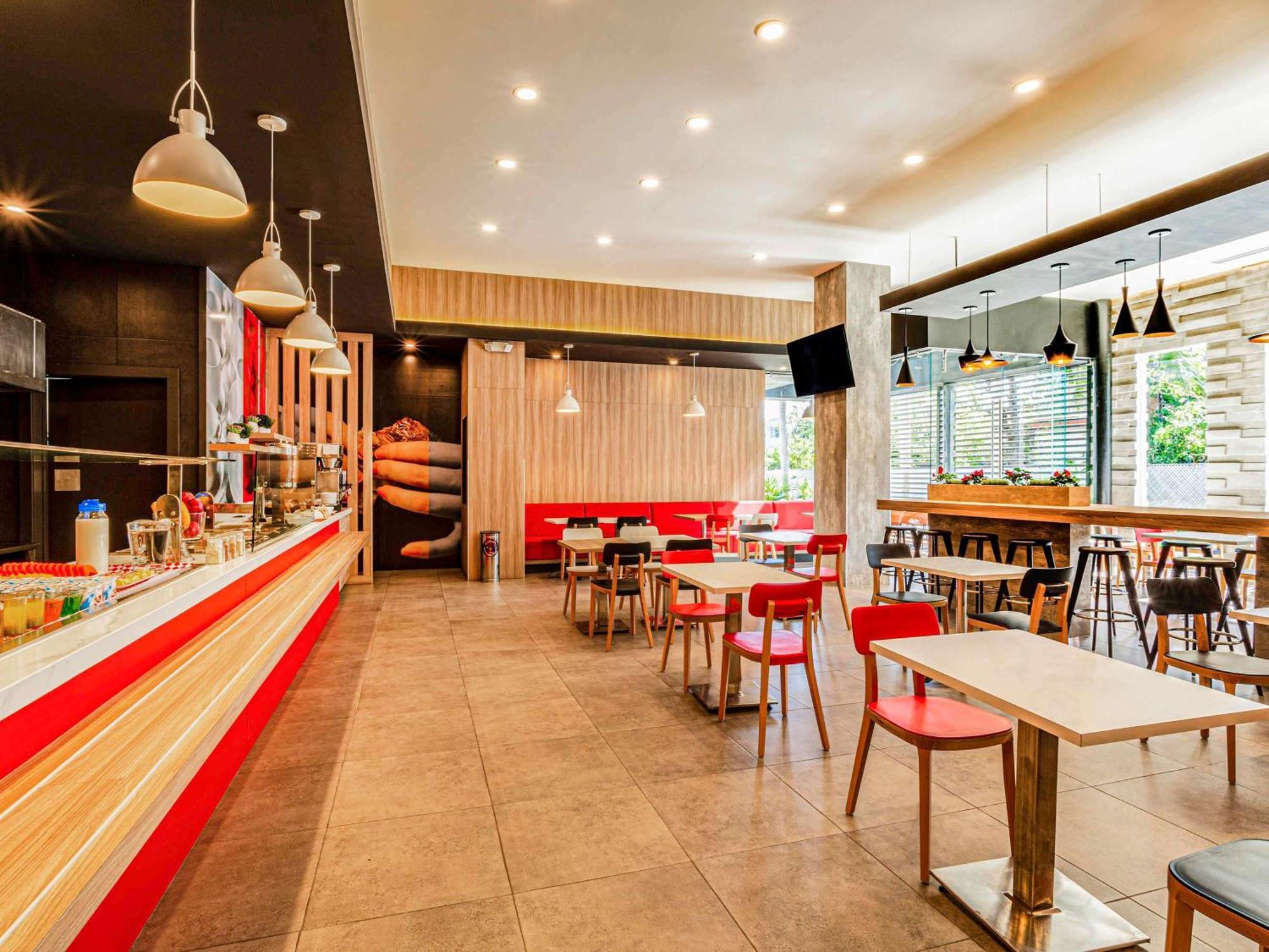 Ibis Mérida Zewnętrze zdjęcie