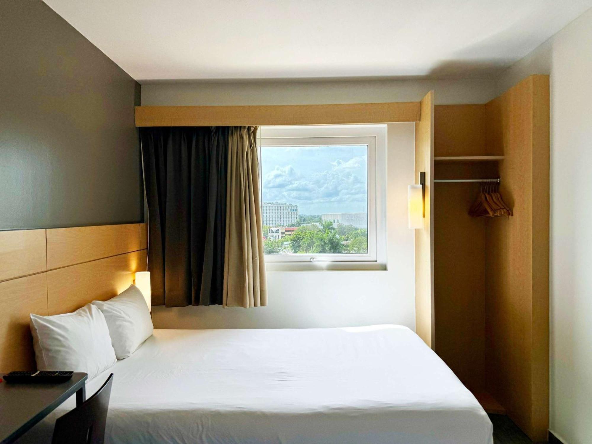 Ibis Mérida Zewnętrze zdjęcie